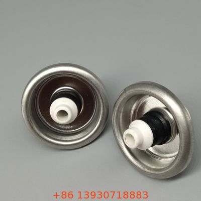 Ανθεκτική και υψηλής ροής βαλβίδα ψεκασμού από αφρό PU για επαγγελματίες εγκαταστάτες μόνωσης με σχεδιασμό αντι-ακόλλησης και εργονομικής λαβής.